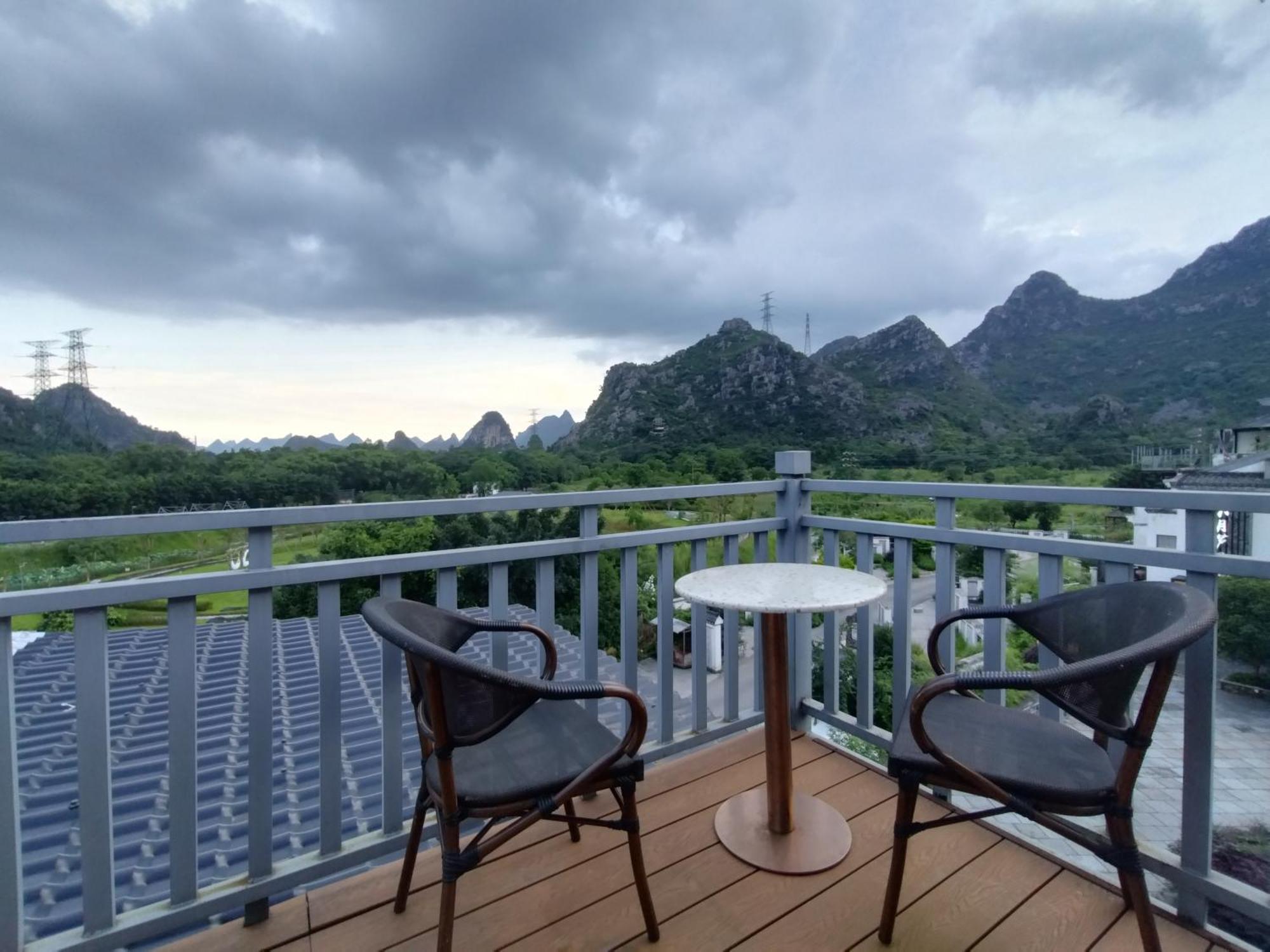 Serene Vale Inn Guilin-Free One Way Pick Up Service To High-Speed Railway Station For 2 Nights Exterior foto